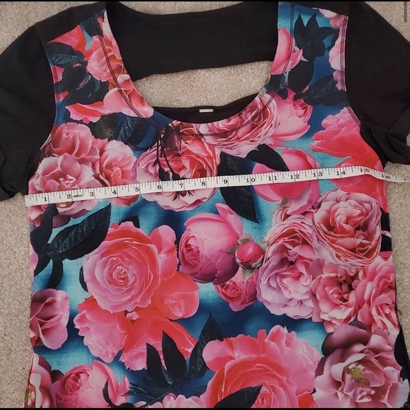 BNWOT Lululemon Secret Garden Top - Picture 3 of 5